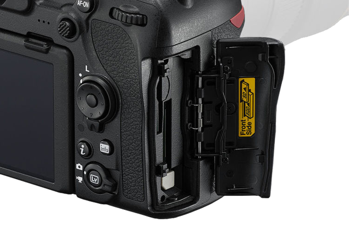 Nikon D850 Memory Card Slots