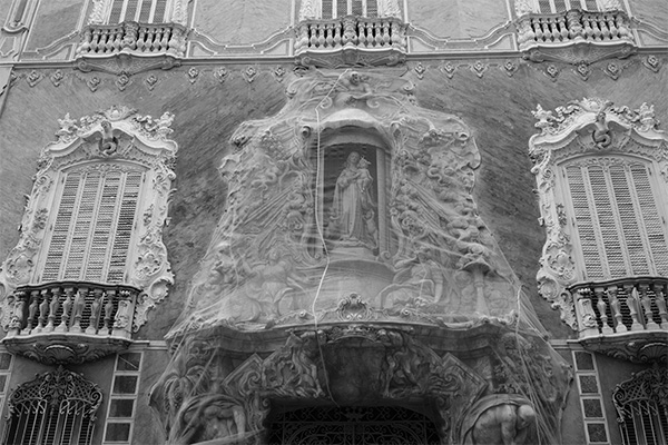 Black and White Statue in mesh