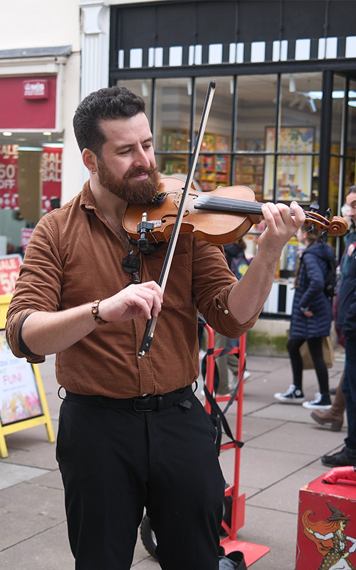 Man playing violin in street