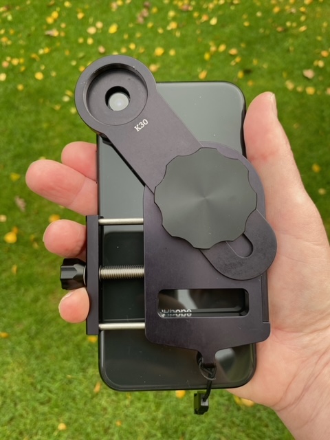 Smartoscope Vario-Adapter with phone mounted