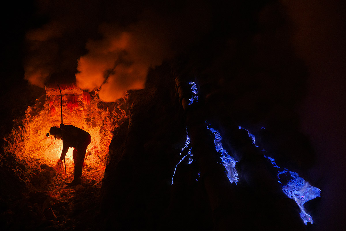 Sulphur Mining Indonesia Daniel Berehulak Image 2