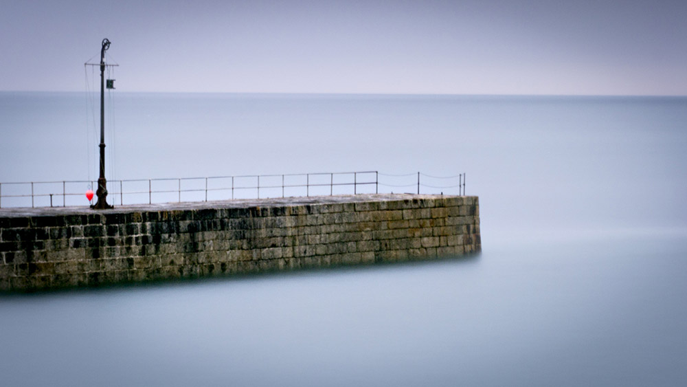 long_exposure_of_a_pier_captured_with_bulb_mode