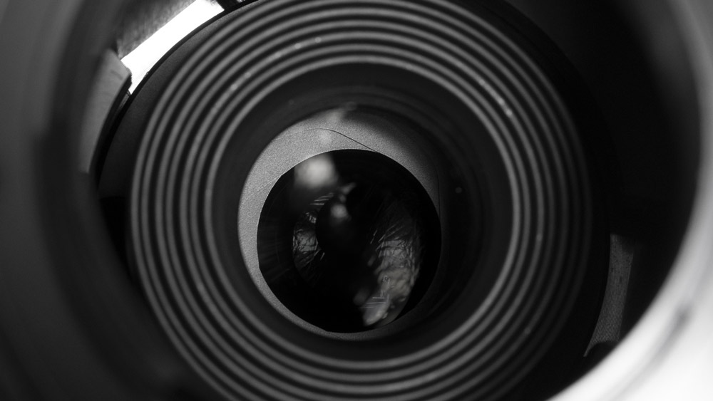 wide_aperture_inside_lens_barrel