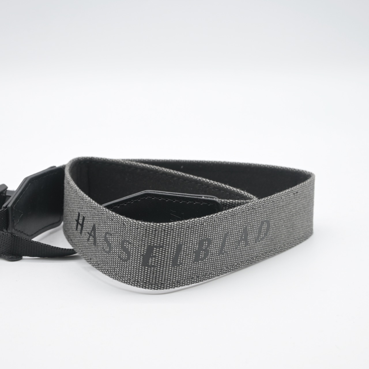 Used Hasselblad X1D II Strap - 14169618